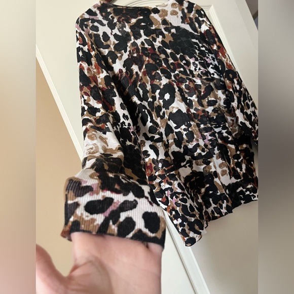 Sale! Joseph A. Long Sleeve Sweater with Oversized Sleeve Women’s Size M - Picture 9 of 15